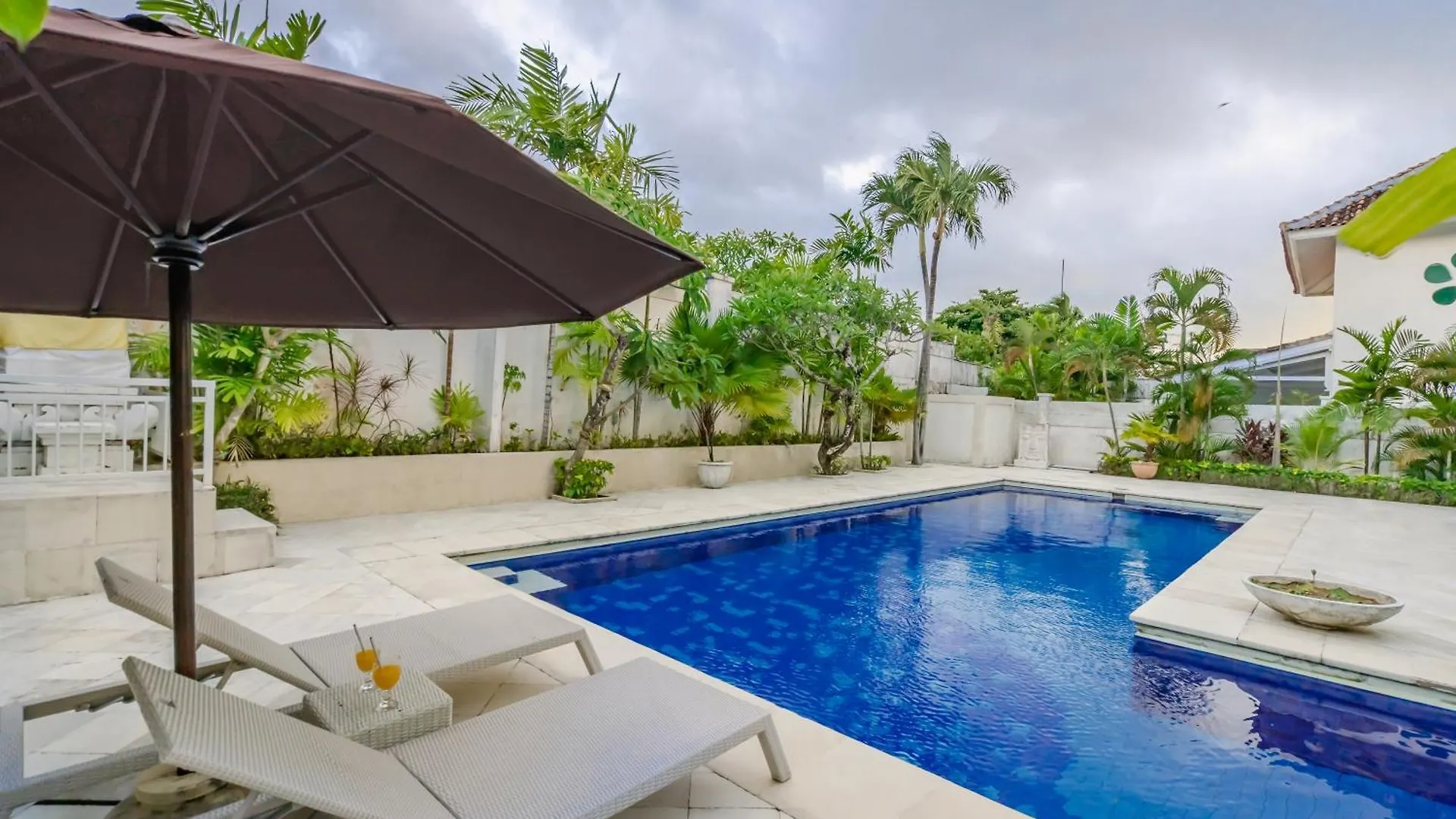 Very Spacious 4 Bedroom Villa Seminyak Near Beach