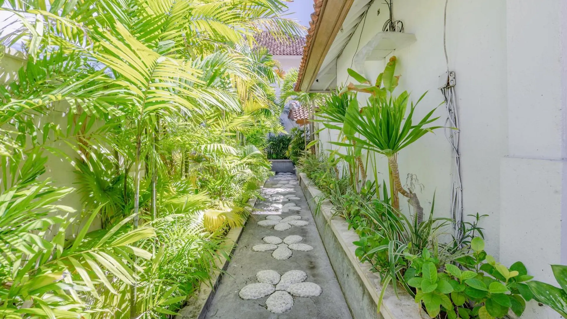 Very Spacious 4 Bedroom Villa Seminyak Near Beach 0*, Seminyak (Bali) Indonesia