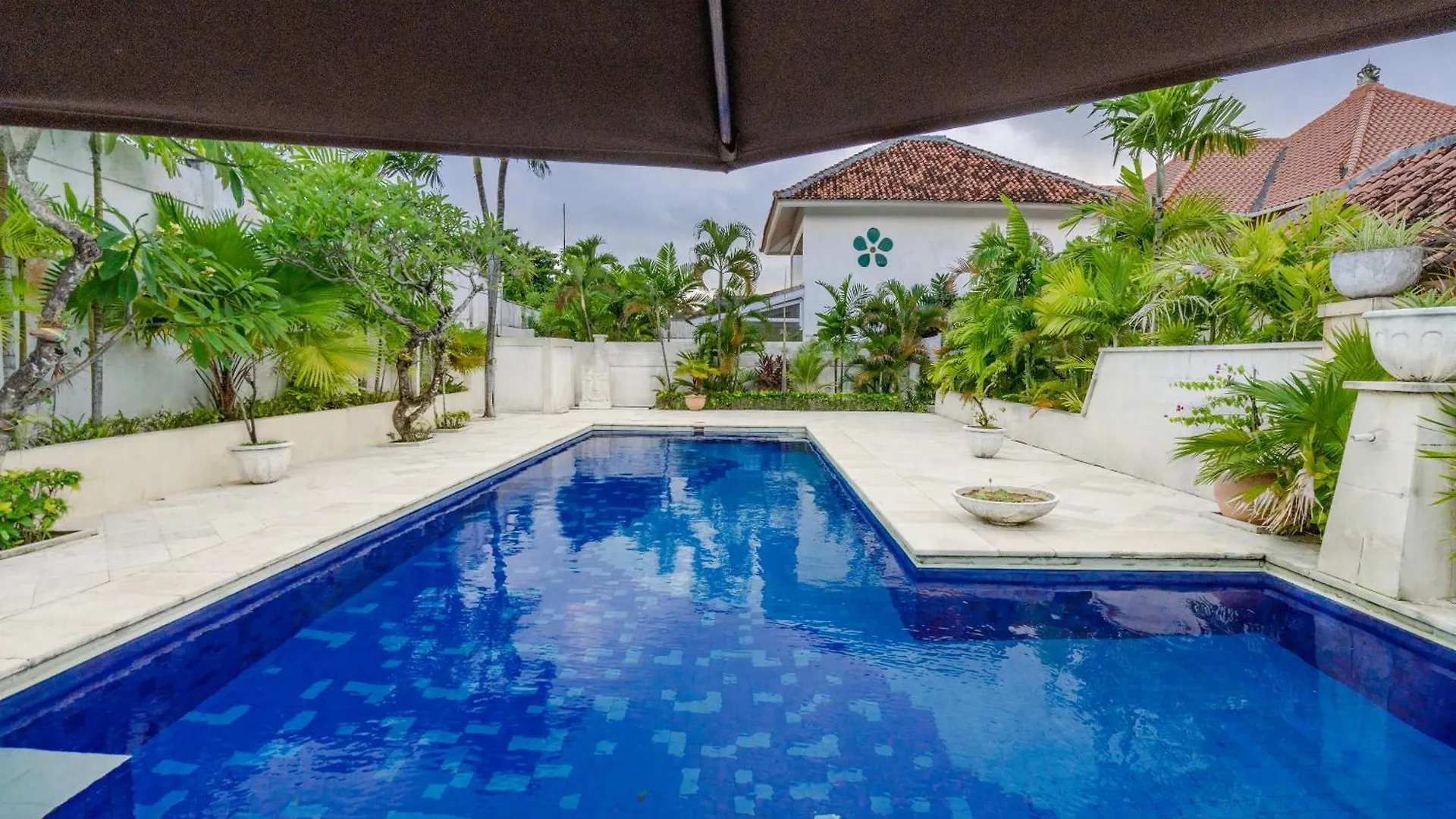 Very Spacious 4 Bedroom Villa Seminyak Near Beach