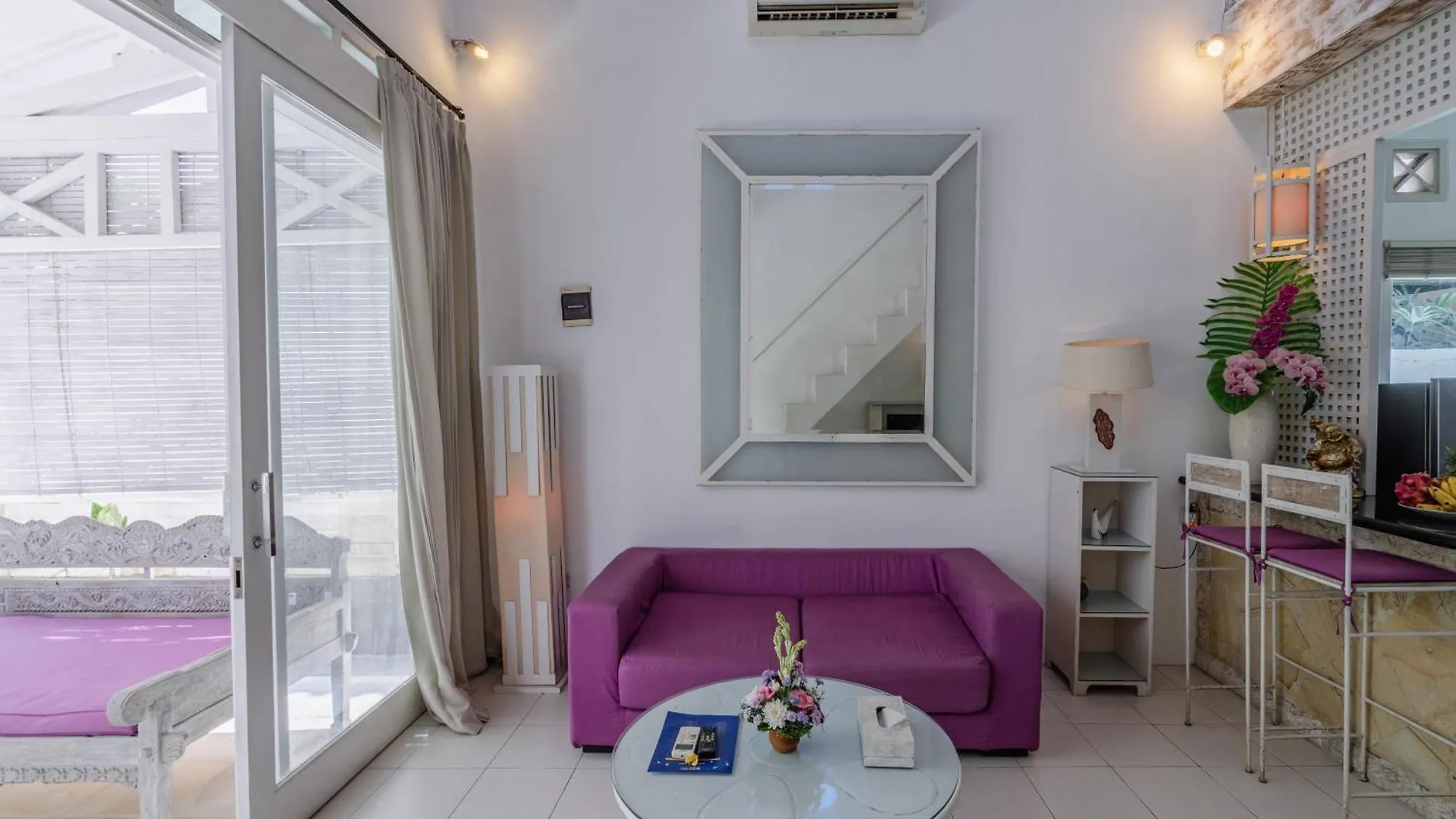 Very Spacious 4 Bedroom Villa Seminyak Near Beach 0*, Seminyak (Bali)