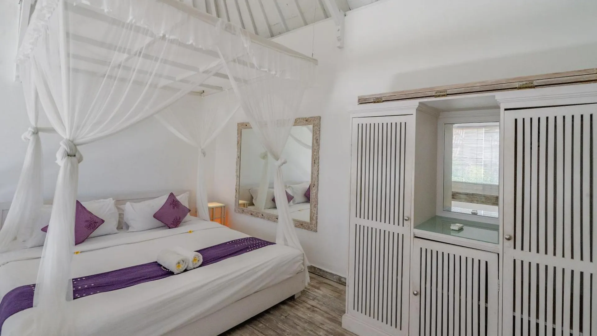 Very Spacious 4 Bedroom Villa Seminyak Near Beach