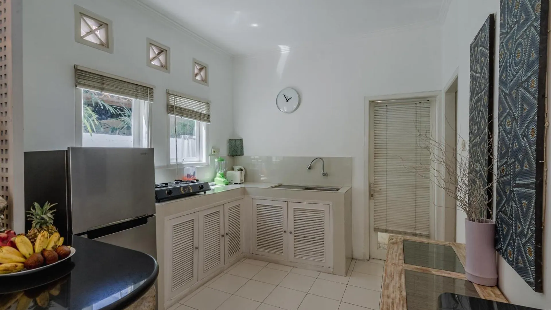 Very Spacious 4 Bedroom Villa Seminyak Near Beach Indonesia