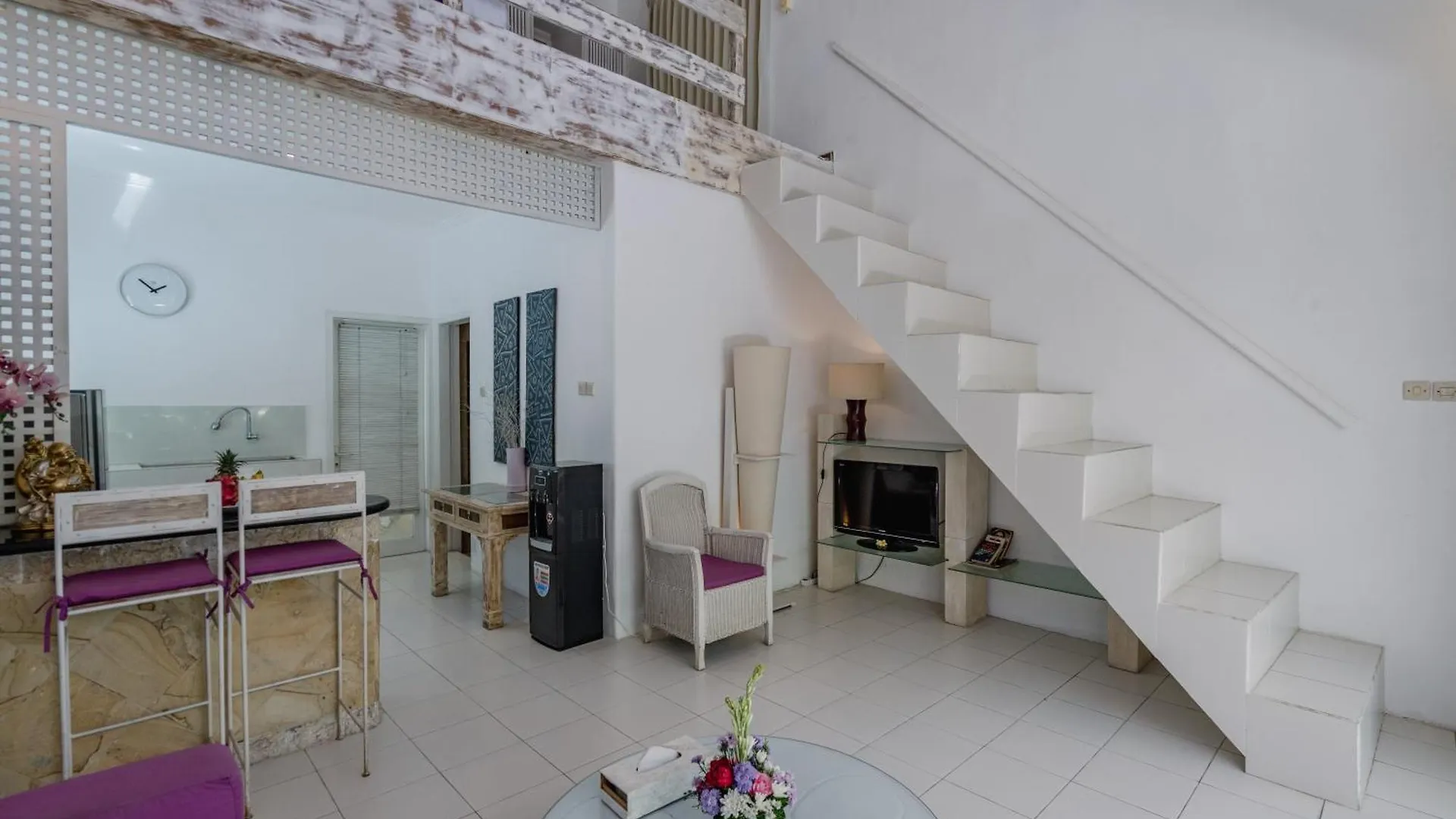 Very Spacious 4 Bedroom Villa Seminyak Near Beach  Seminyak (Bali)
